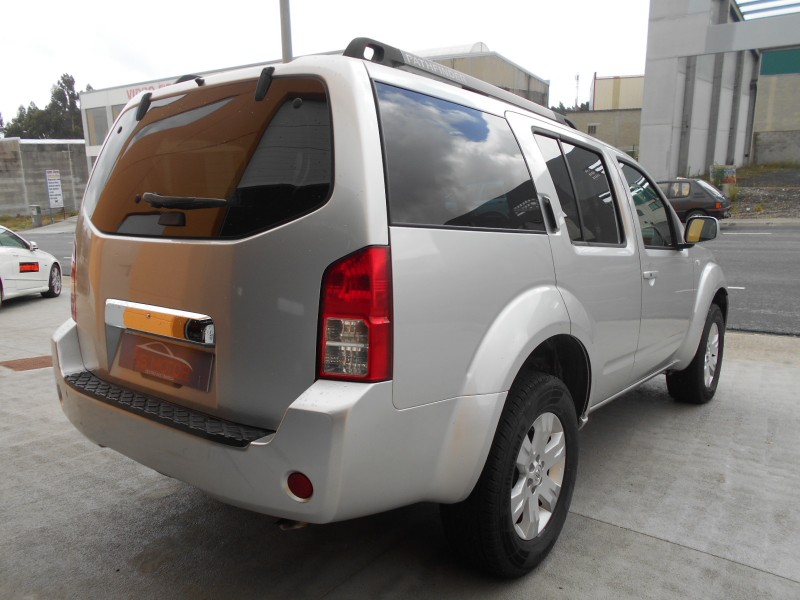 NISSAN PANTHFINDER 7 PLAZAS  SE 4X4  2.5 DCI 174CV