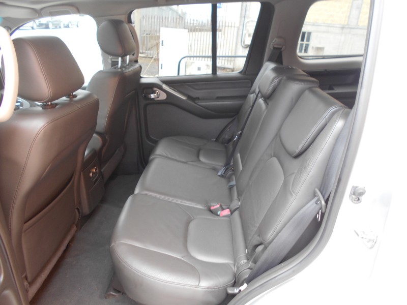 NISSAN PANTHFINDER 7 PLAZAS  SE 4X4  2.5 DCI 174CV