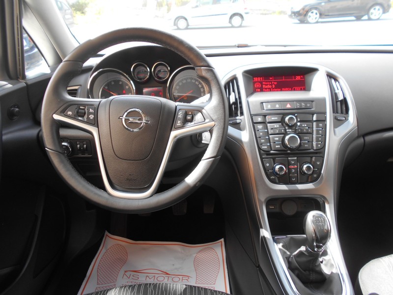 OPEL ASTRA 1.6 CDTI 110CV SELECTIVE OPEL ASTRA 1.6 CDTI 110CV SELECTIVE