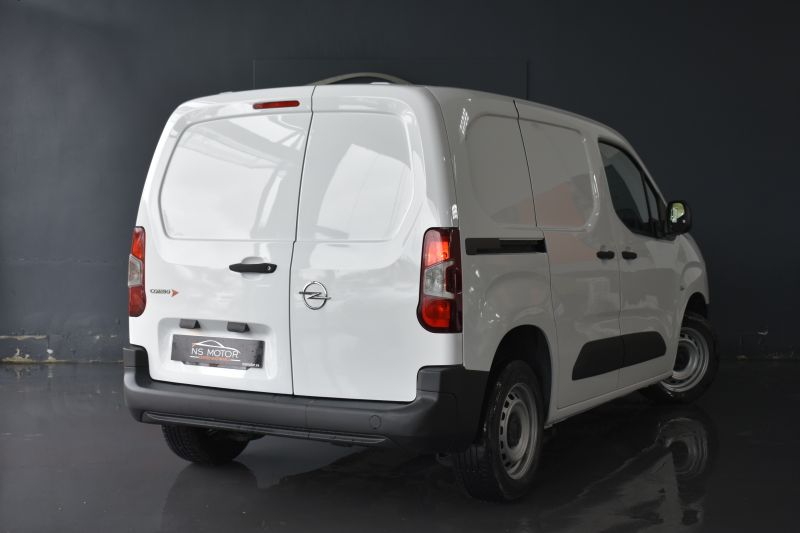 OPEL COMBO  3 PUERTAS FURG�N CARGO L 650KG DIESEL 1.5 100CV