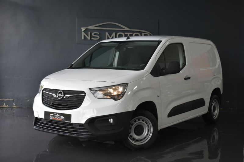 OPEL COMBO  3 PUERTAS FURG�N CARGO L 650KG DIESEL 1.5 100CV