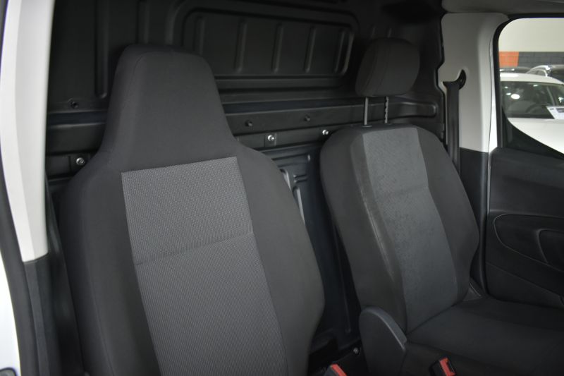 OPEL COMBO  3 PUERTAS FURG�N CARGO L 650KG DIESEL 1.5 100CV