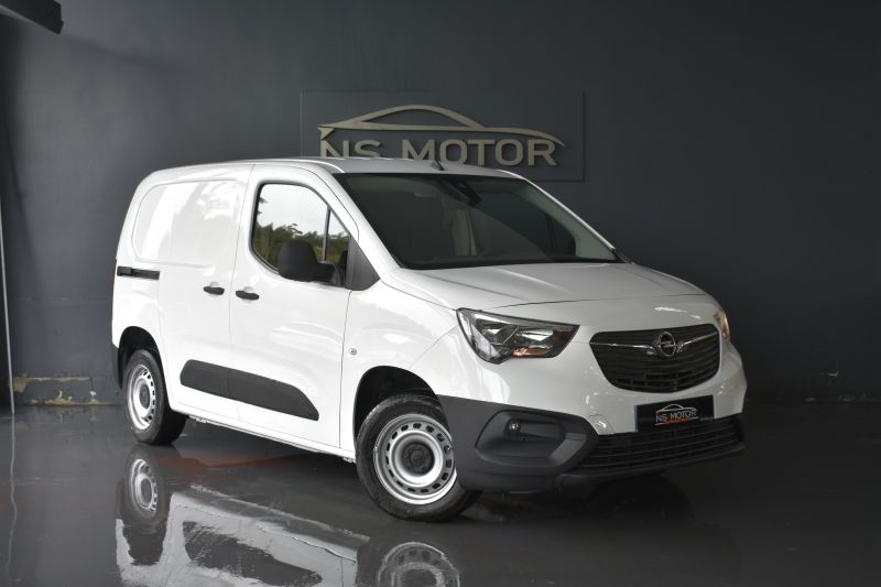 OPEL COMBO  3 PUERTAS FURG�N CARGO L 650KG DIESEL 1.5 100CV