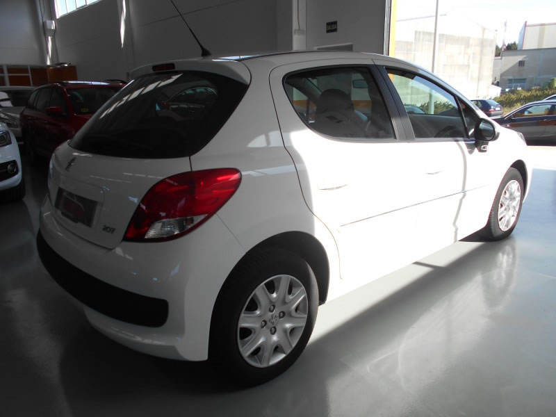 PEUGEOT 207 1.4 HDI 70