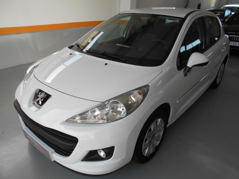 PEUGEOT 207 1.4 HDI 70