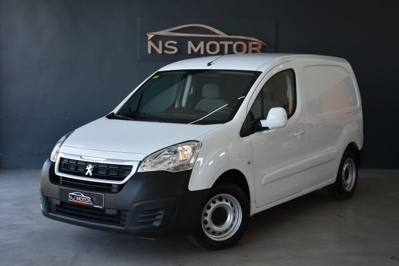 PEUGEOT PARTNER  L1 CONFORT 1.6 BLUEHDI 75 CV 2 PLAZAS - NACIONAL - UNICO PROPIETARIO - IVA DEDUCIBLE