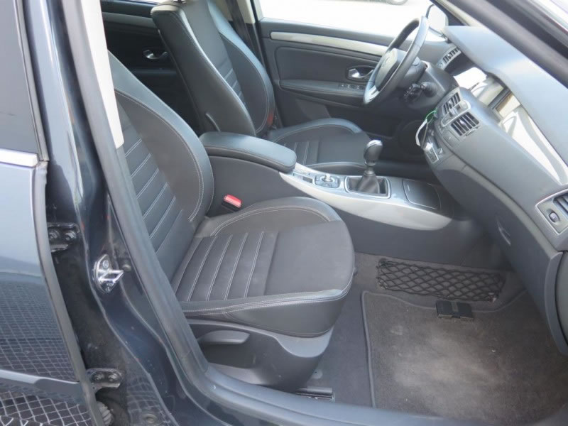 RENAULT LAGUNA GRAND TOUR 1.5 DCI DYNAMIQUE TOM TOM FULL