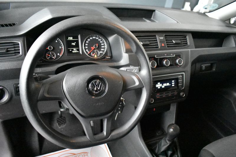 VOLKSWAGEN CADDY PROFESIONAL FURGON 2.0 TDI 75 BMT NACIONAL - UNICO PROPIETARIO - IVA DEDUCIBLE