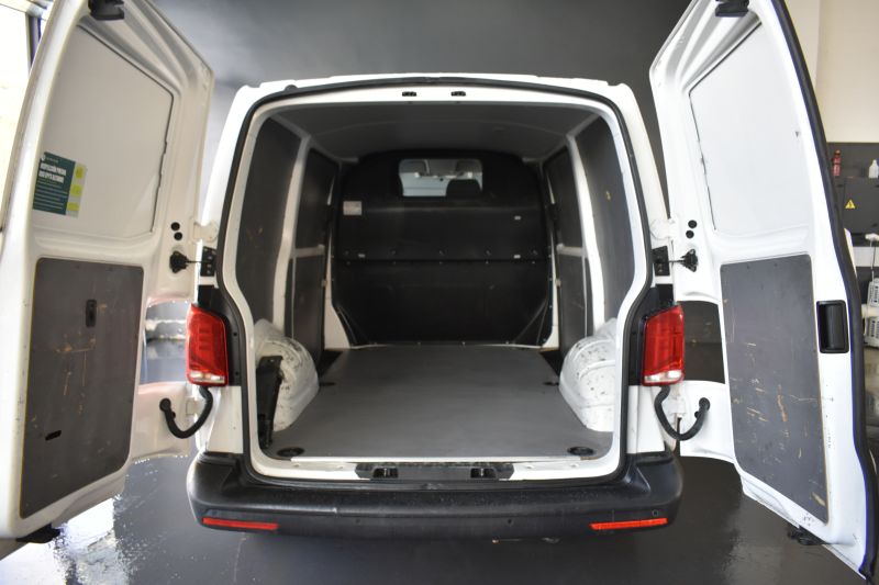 VOLKSWAGEN TRANSPORTER  FURG�N FURG�N CORTO TN 2.0 TDI 150 CV  4MOTION DOBLE PUERTA LATERAL 